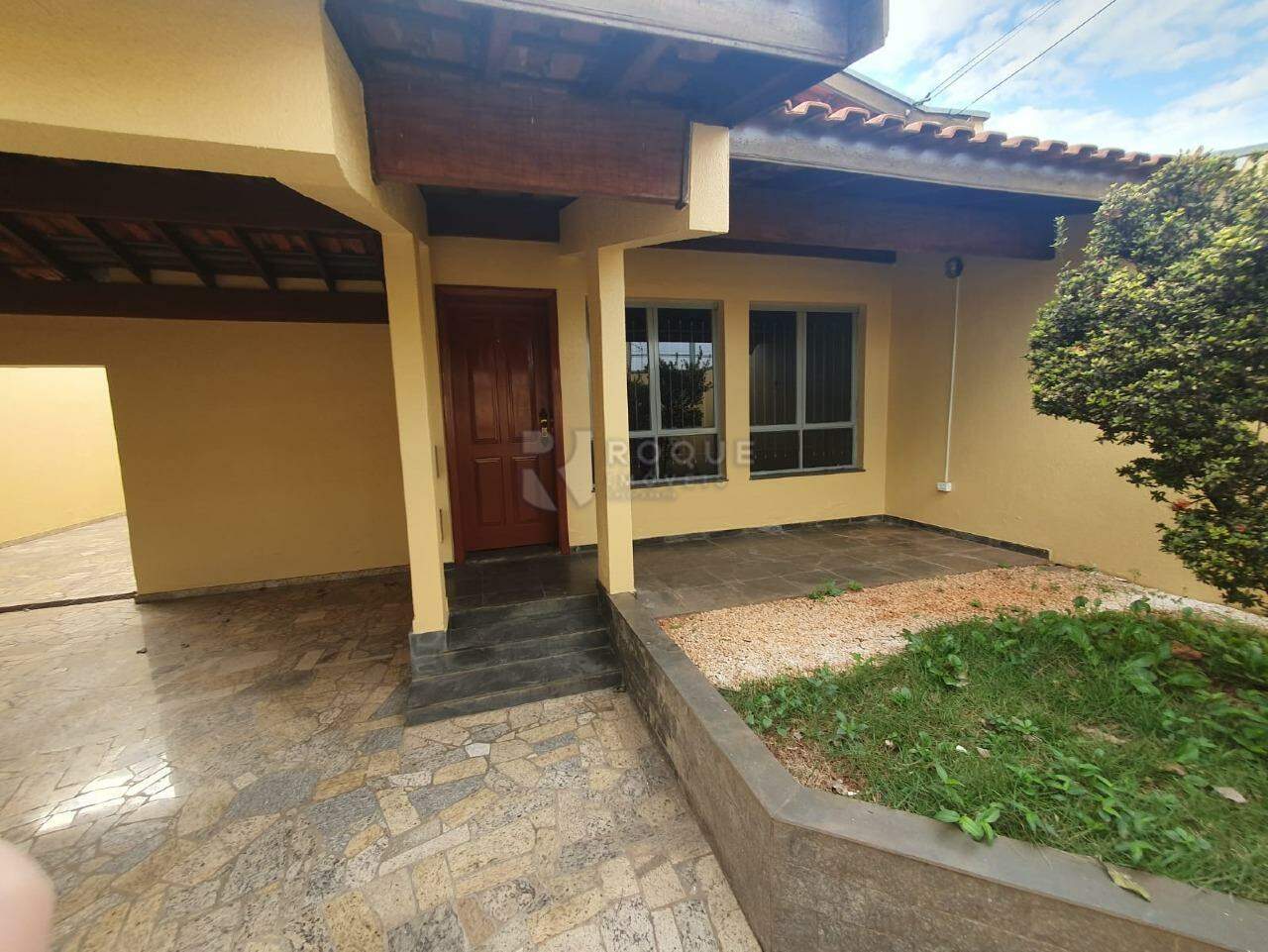 Casa Residencial para aluguel no bairro Parque Real: Frente 