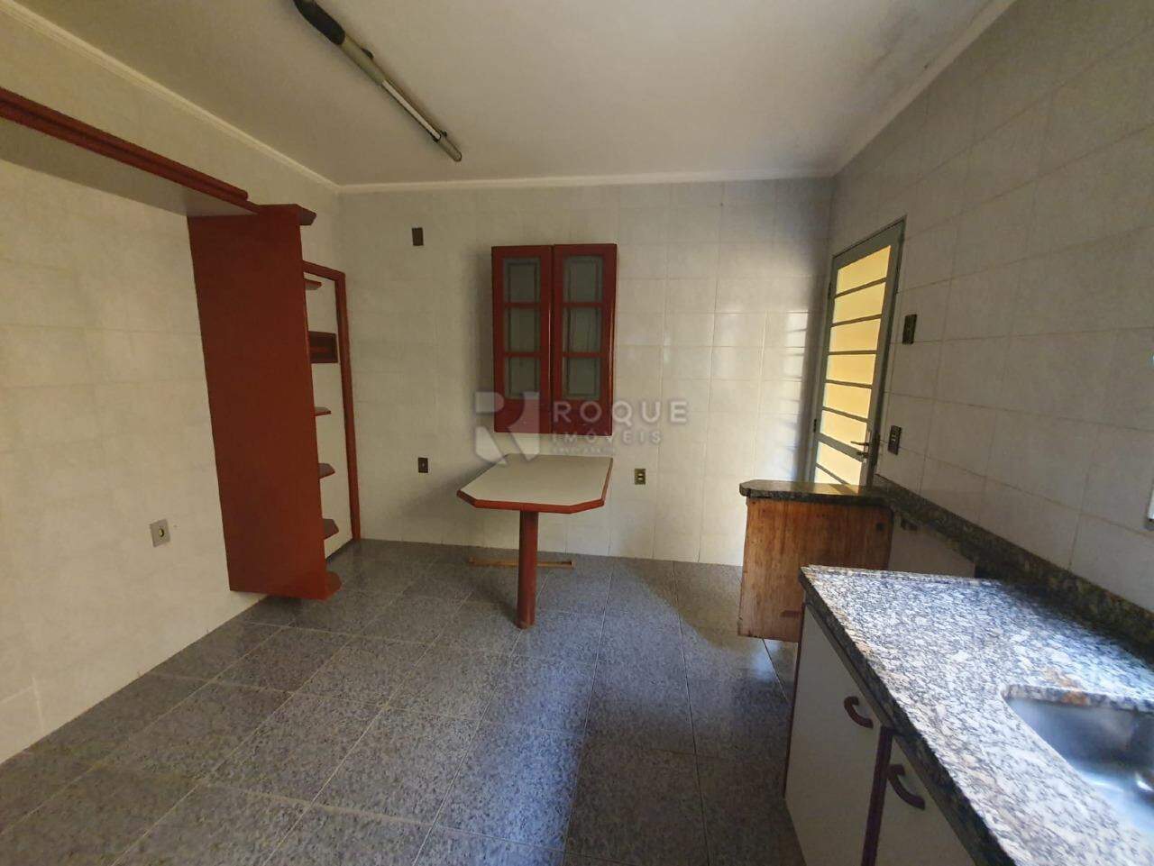Casa Residencial para aluguel no bairro Parque Real: Cozinha 
