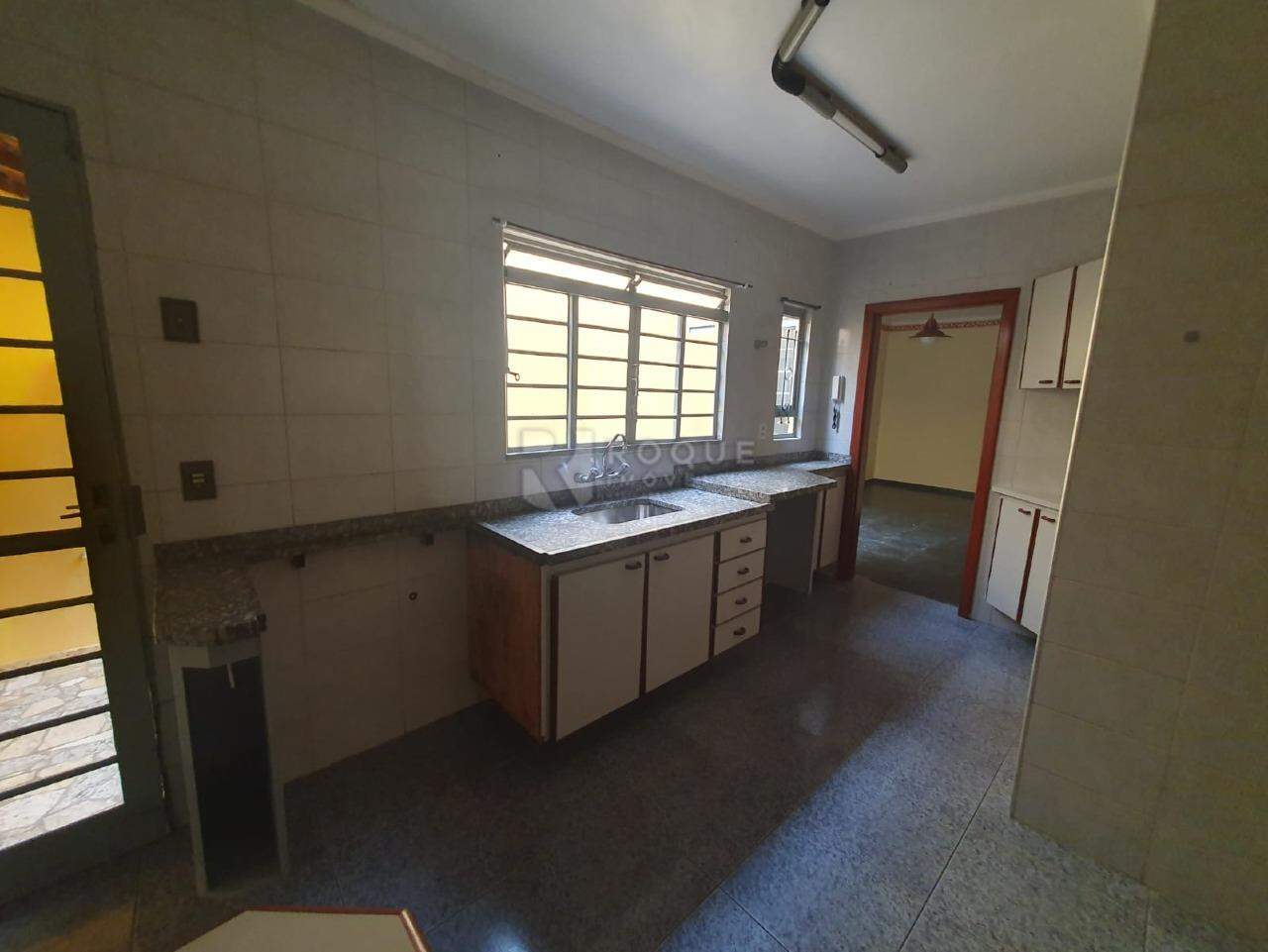 Casa Residencial para aluguel no bairro Parque Real: Cozinha 
