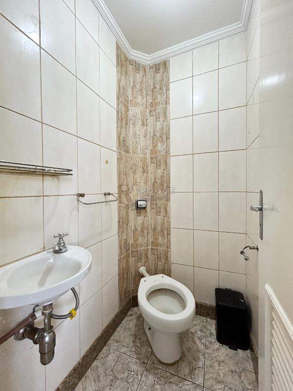 Apartamento para aluguel no bairro Centro: WC social fundo 