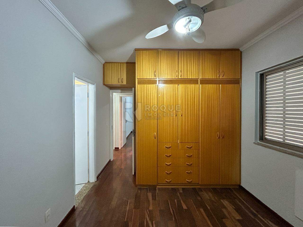 Apartamento para aluguel no bairro Centro: Dormitório 3 suíte