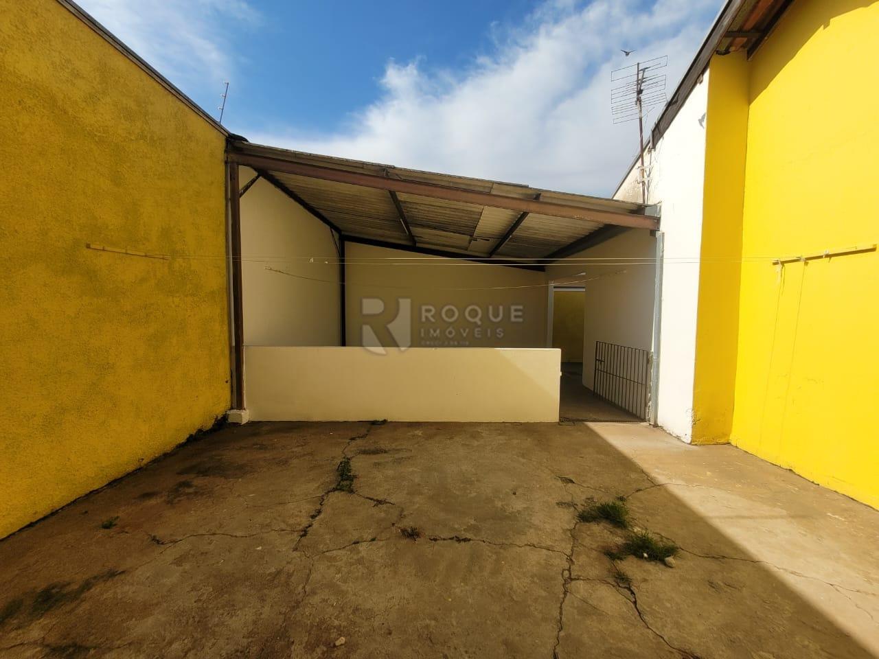 Casa Residencial para aluguel no bairro Jardim Santo André: Fundos