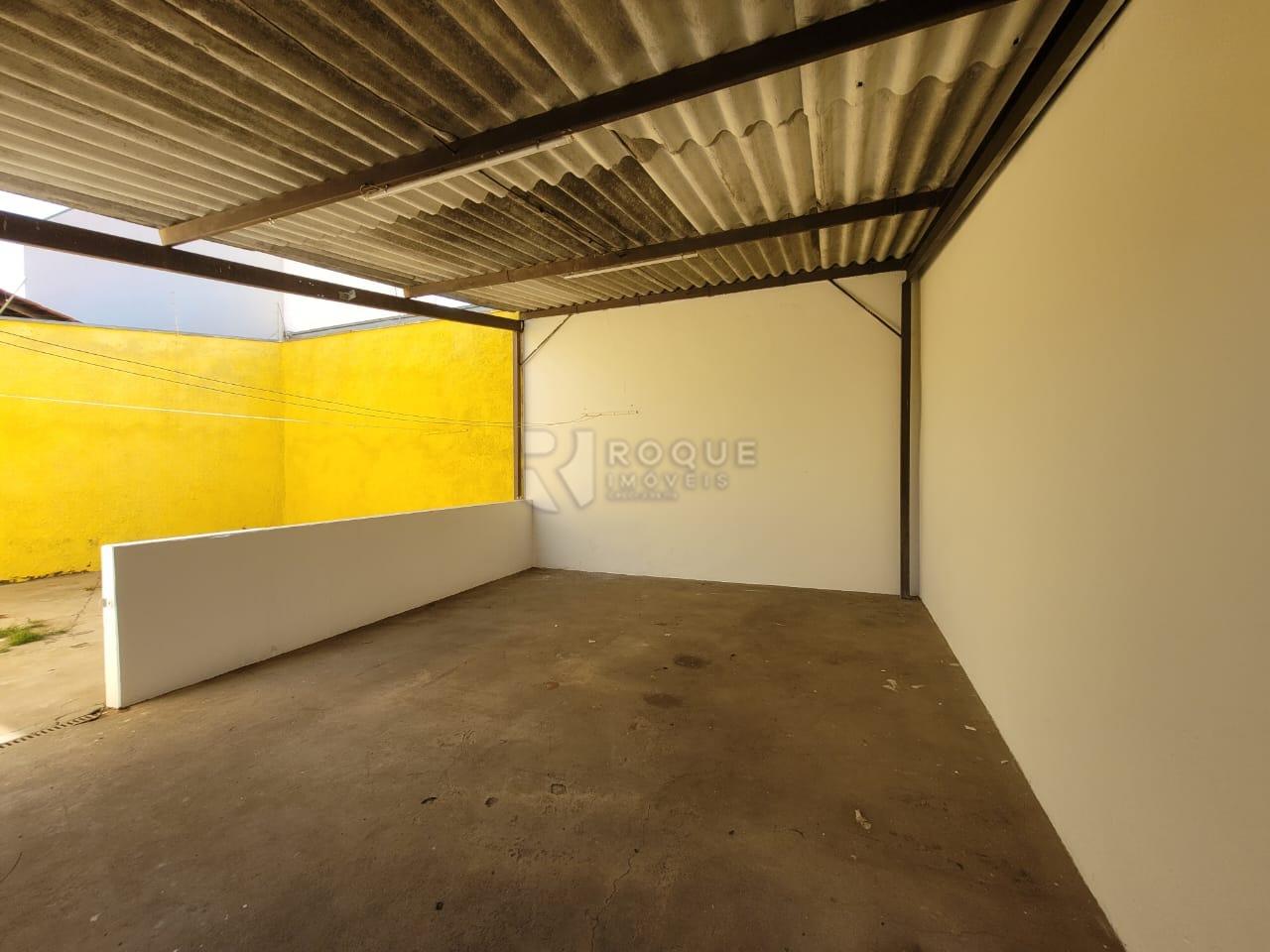 Casa Residencial para aluguel no bairro Jardim Santo André: Fundos