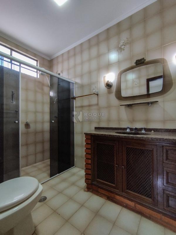 Casa Residencial para aluguel no bairro Jardim Nova Suiça: WC suíte 