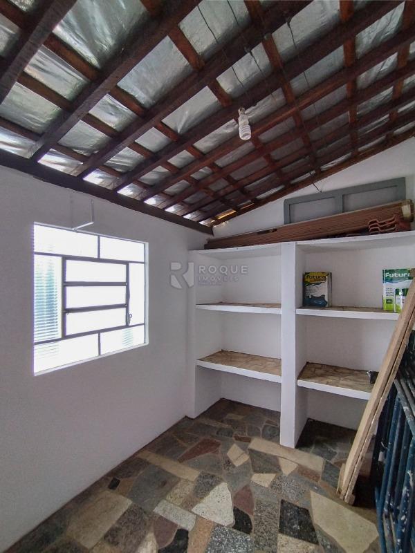 Casa Residencial para aluguel no bairro Jardim Nova Suiça: Despensa fundo 