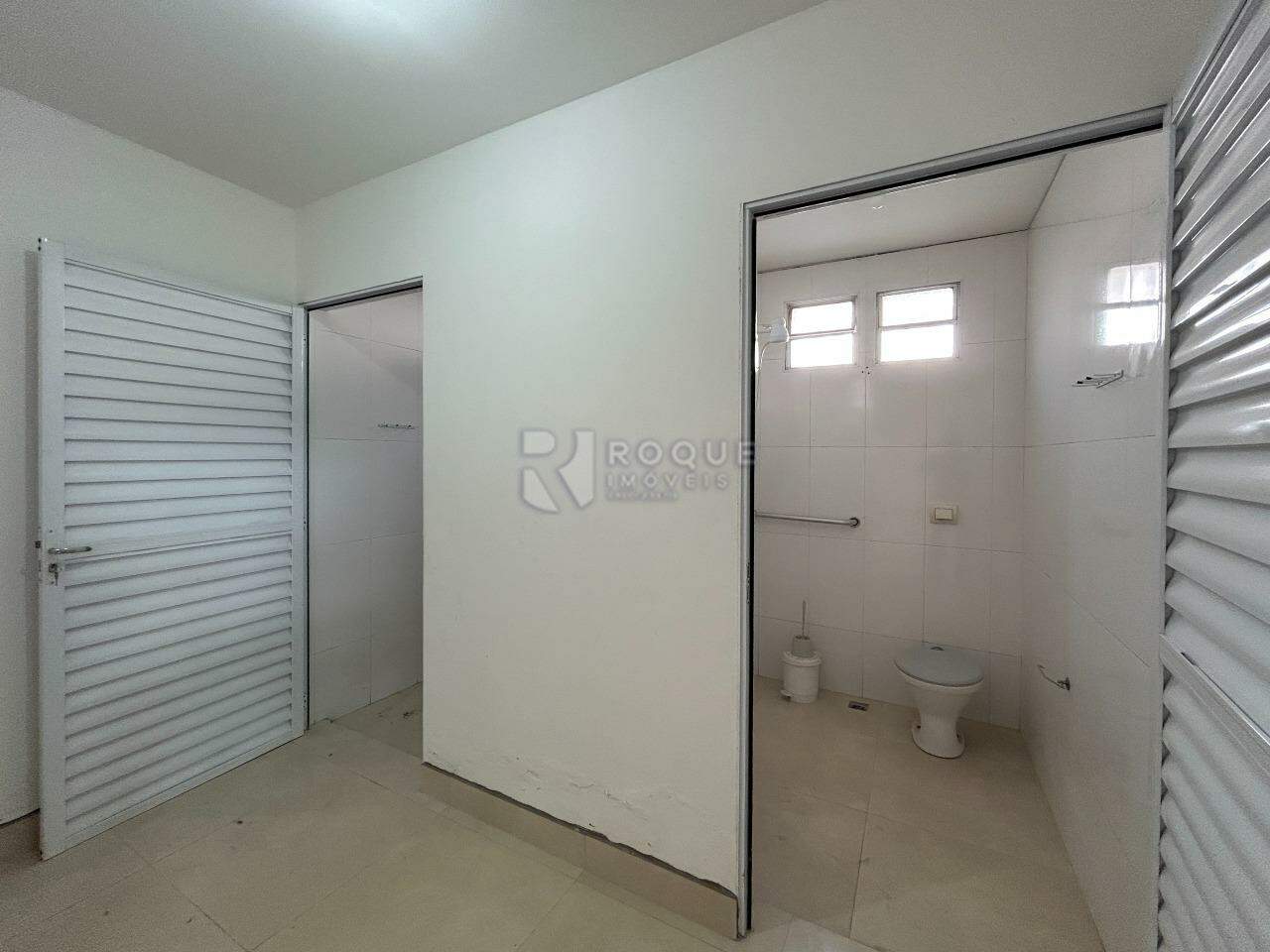 Barracão/Galpão para aluguel no bairro Jardim Campo Verde I: Vista dos WC´s