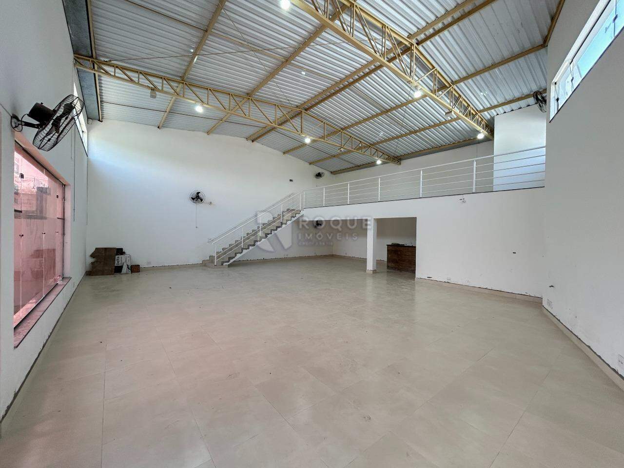 Barracão/Galpão para aluguel no bairro Jardim Campo Verde I: Salão 