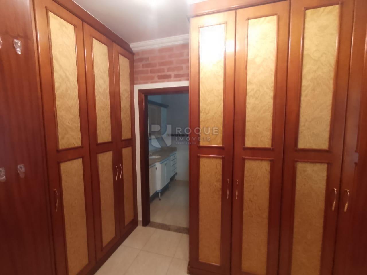 Casa em condomínio para aluguel no bairro Jardim Residencial Monsenhor Rossi: Closet dormitório 3