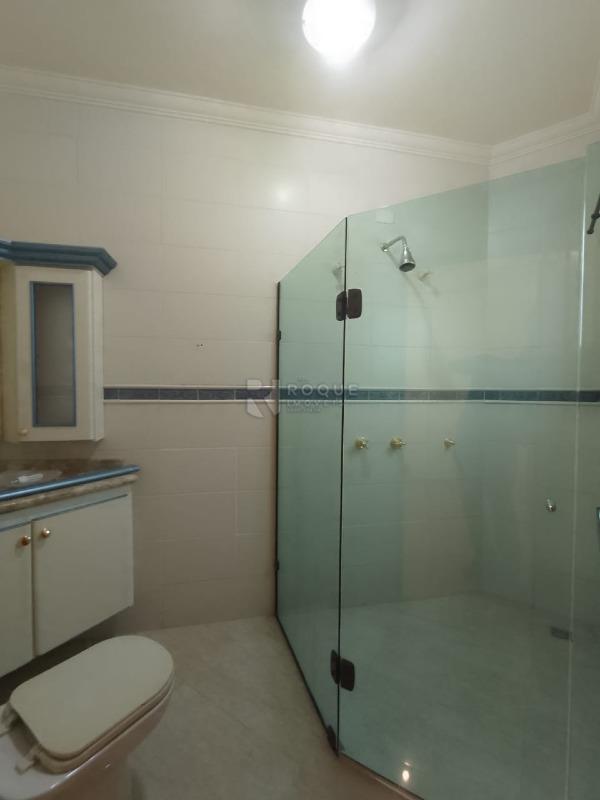 Casa em condomínio para aluguel no bairro Jardim Residencial Monsenhor Rossi: WC dormitório 1