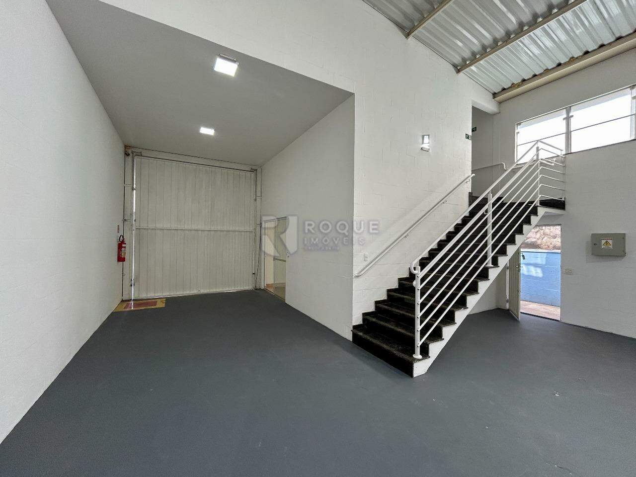 Barracão/Galpão para aluguel no bairro Jardim Anhanguera: Salão