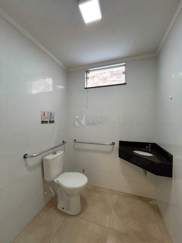 Barracão/Galpão para aluguel no bairro Jardim Anhanguera: WC social recepção