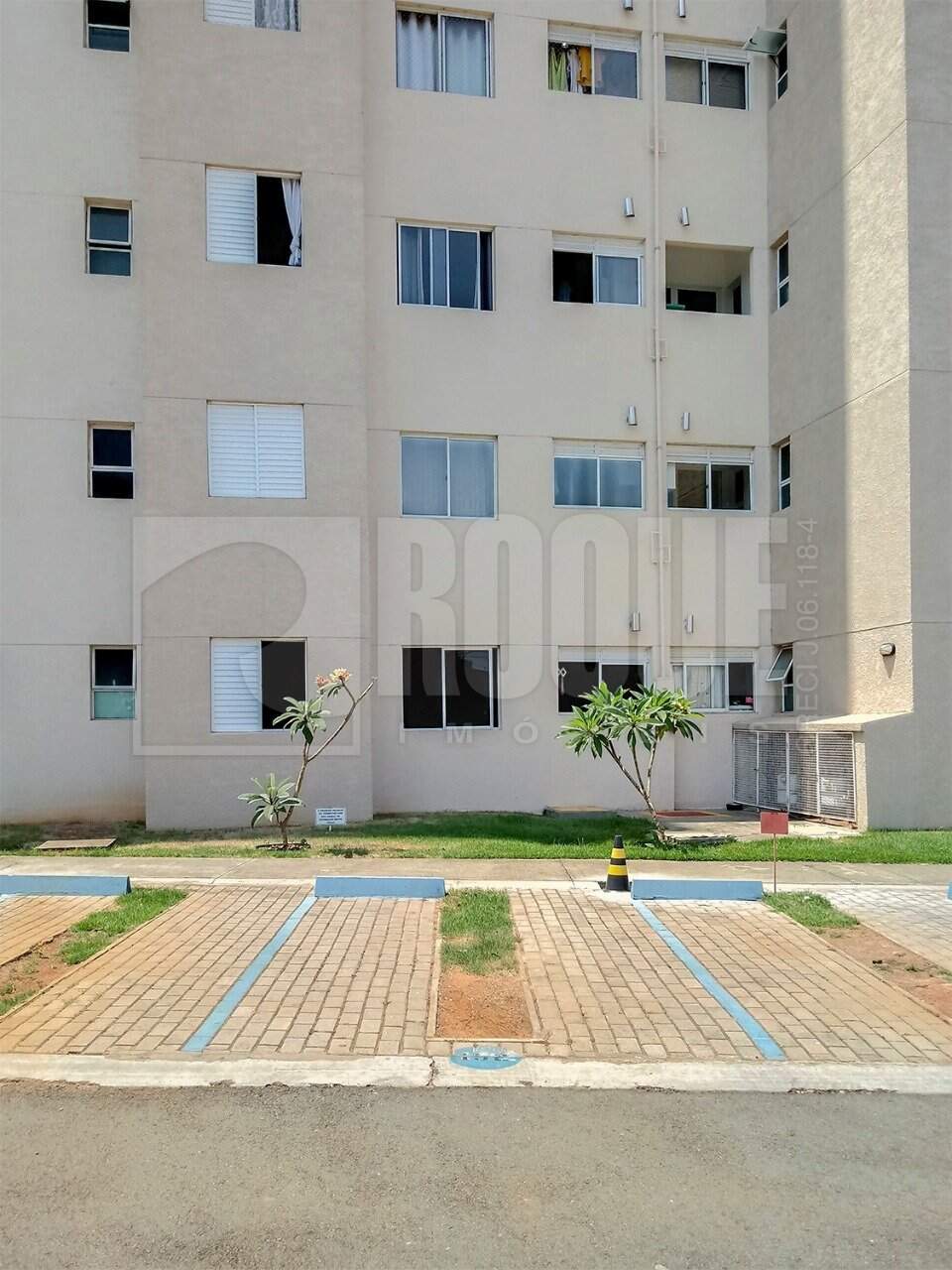 Garagem para aluguel no bairro Vila Queiroz: 