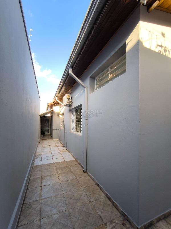 Casa Comercial para aluguel no bairro Vila Claudia: Lateral externa 