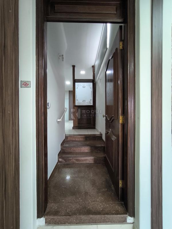 Casa Comercial para aluguel no bairro Vila Claudia: Acesso sala de recepção 02