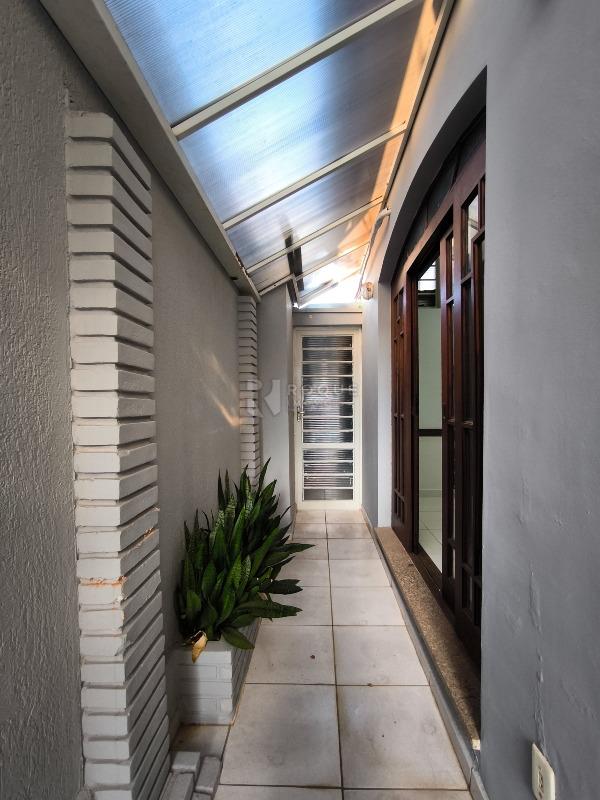 Casa Comercial para aluguel no bairro Vila Claudia: Lateral externa