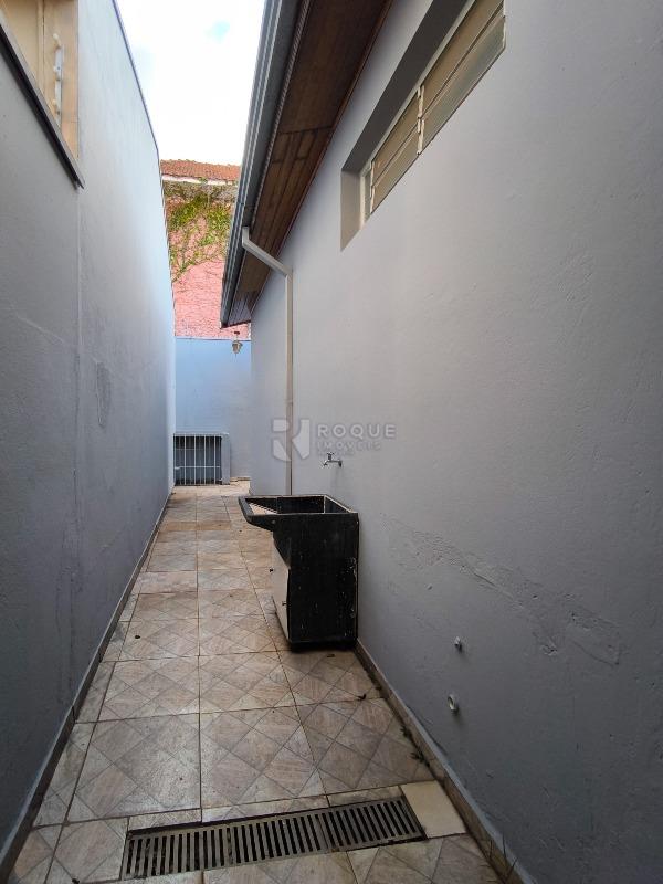 Casa Comercial para aluguel no bairro Vila Claudia: Lavatório 