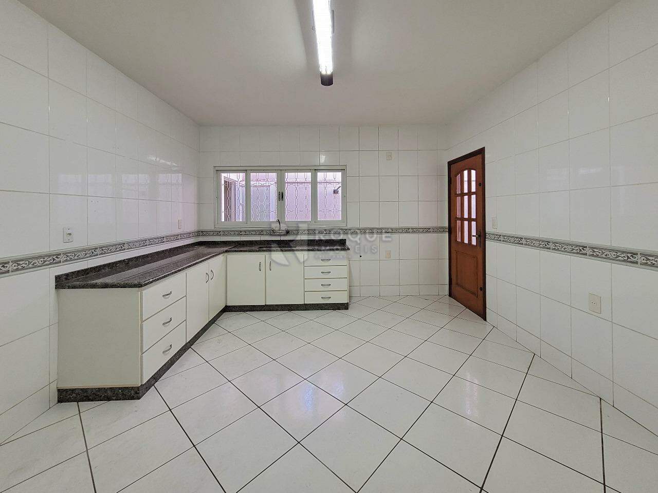 Casa Residencial para aluguel no bairro Jardim Residencial Guimarães: Cozinha