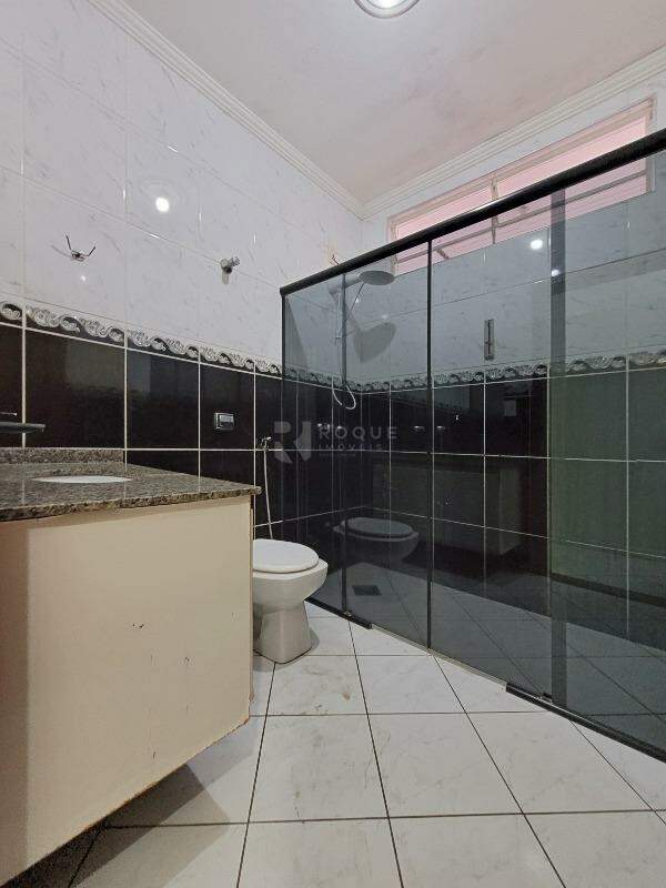 Casa Residencial para aluguel no bairro Jardim Residencial Guimarães: Wc social