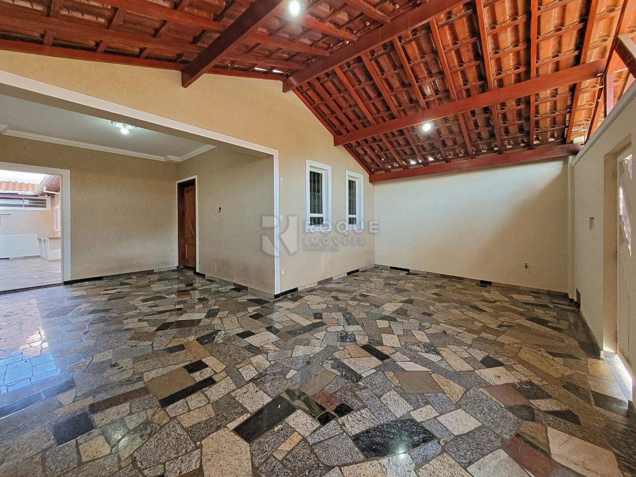 Casa Residencial para aluguel no bairro Jardim Residencial Guimarães: Garagem