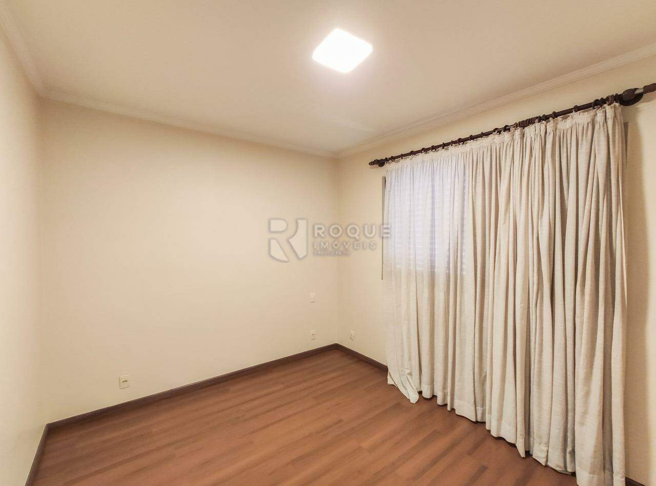 Apartamento para aluguel no bairro Centro: Dormitório 2 suíte 