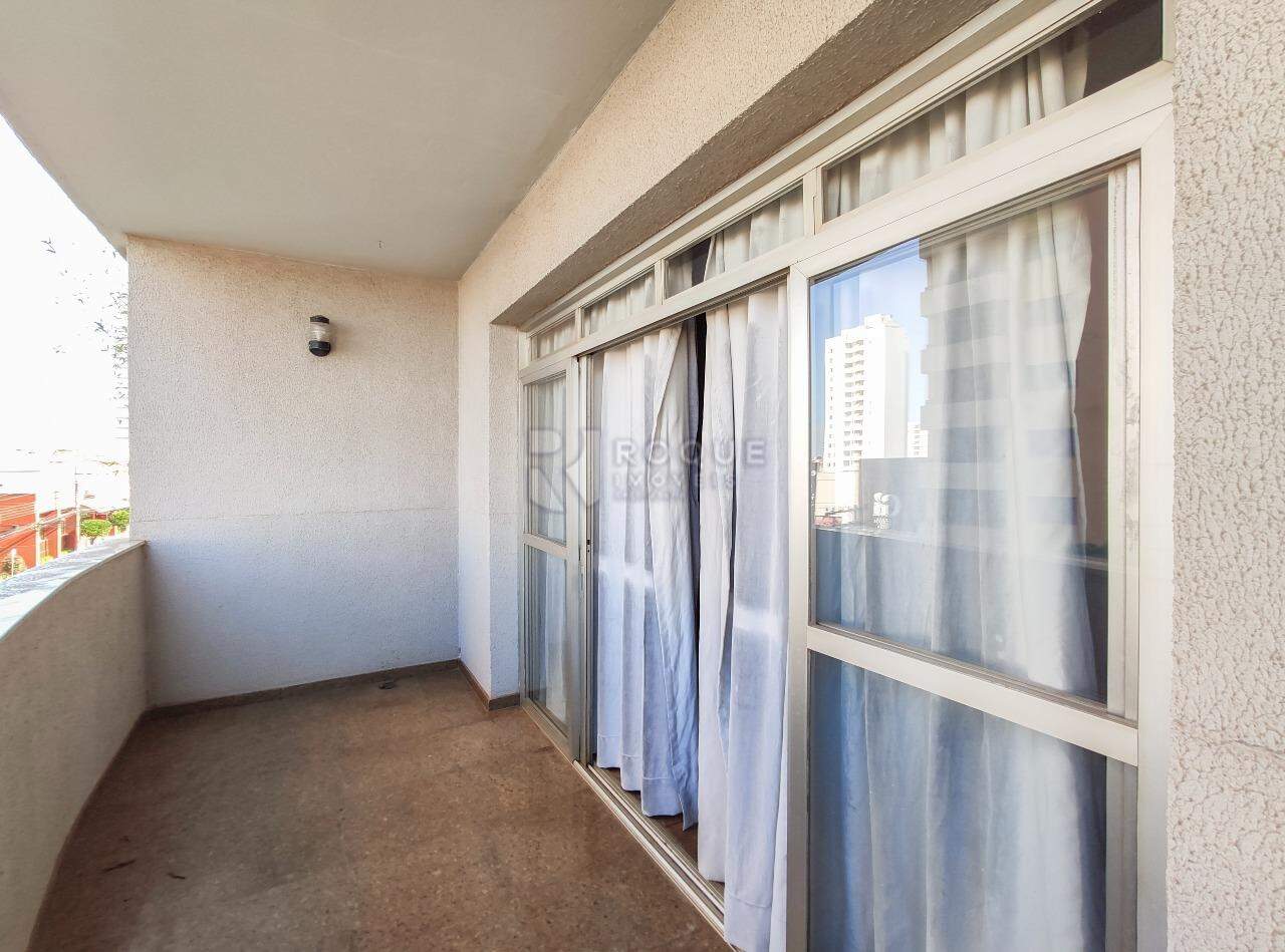 Apartamento para aluguel no bairro Centro: Sacada 