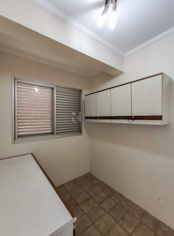 Apartamento para aluguel no bairro Centro: Dormitório fundo / despensa 
