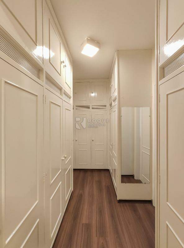 Apartamento para aluguel no bairro Centro: Closet suíte 