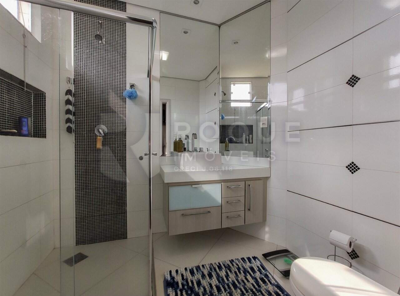 Casa em condomínio para aluguel no bairro Residencial Jardim dos Ipês II: WC suíte 2