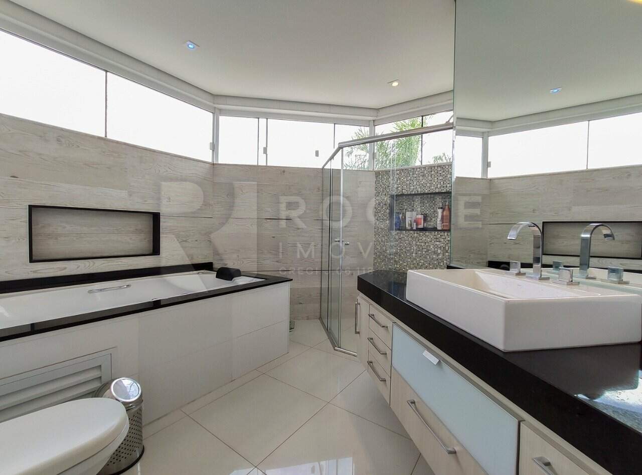 Casa em condomínio para aluguel no bairro Residencial Jardim dos Ipês II: WC suíte 3