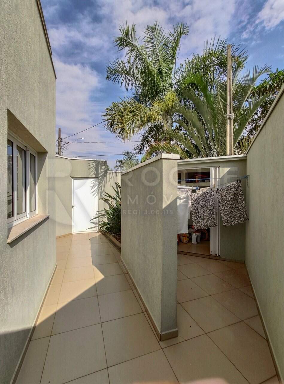 Casa em condomínio para aluguel no bairro Residencial Jardim dos Ipês II: Corredor