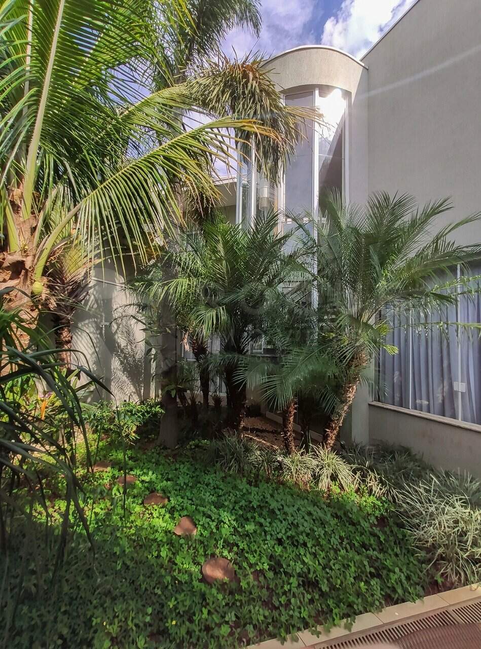Casa em condomínio para aluguel no bairro Residencial Jardim dos Ipês II: Fundo