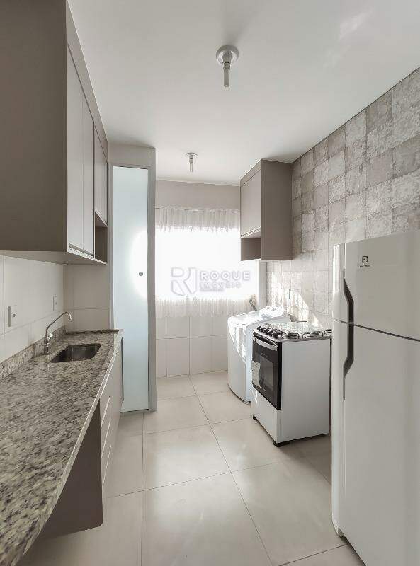 Apartamento para aluguel no bairro Chácaras Antonieta: Cozinha 