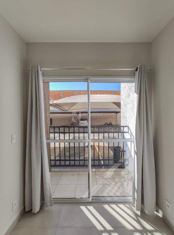 Apartamento para aluguel no bairro Chácaras Antonieta: Sacada 