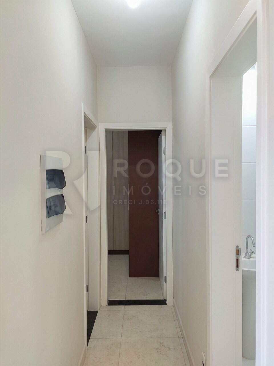 Apartamento para aluguel no bairro Chácaras Antonieta: Hall