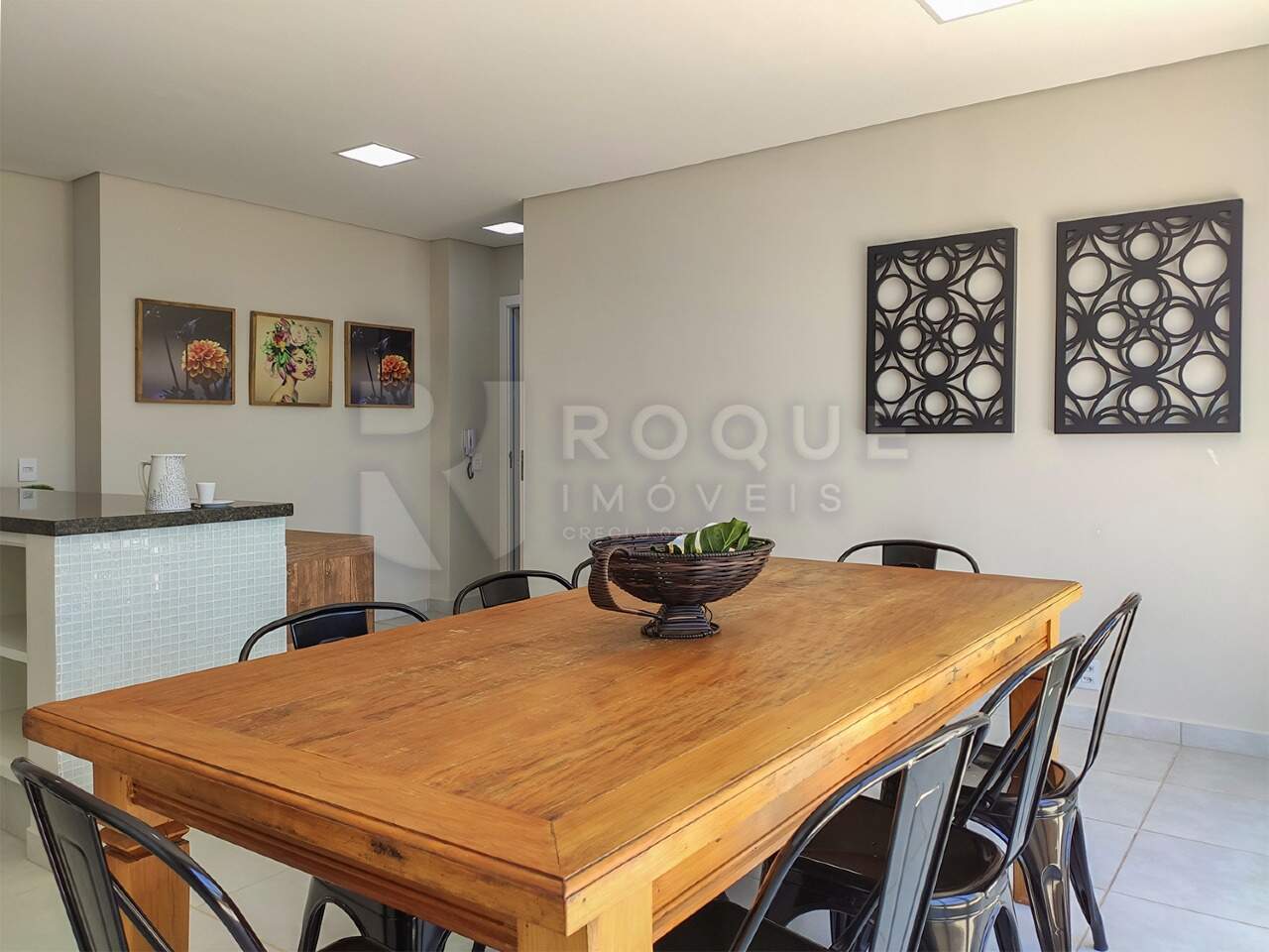 Apartamento para aluguel no bairro Jardim Nova Itália: Área do Prédio 