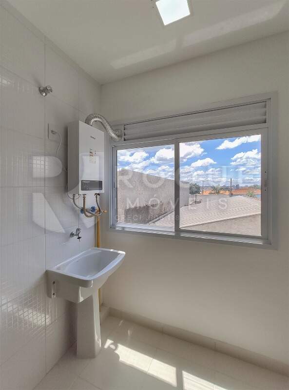 Apartamento para aluguel no bairro Jardim Nova Itália: Área de serviço 