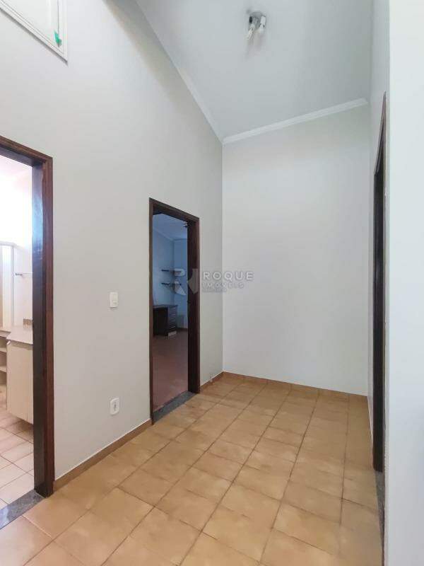 Casa Residencial para aluguel no bairro Vila Rocha: Hall superior