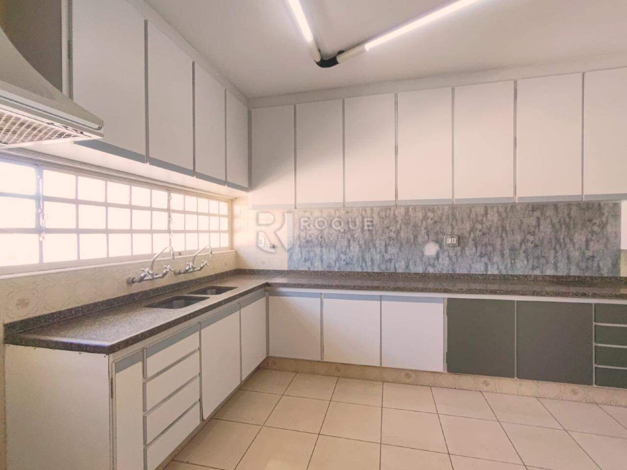 Casa Residencial para aluguel no bairro Vila Rocha: Cozinha