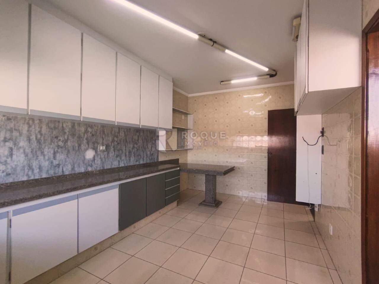 Casa Residencial para aluguel no bairro Vila Rocha: Cozinha