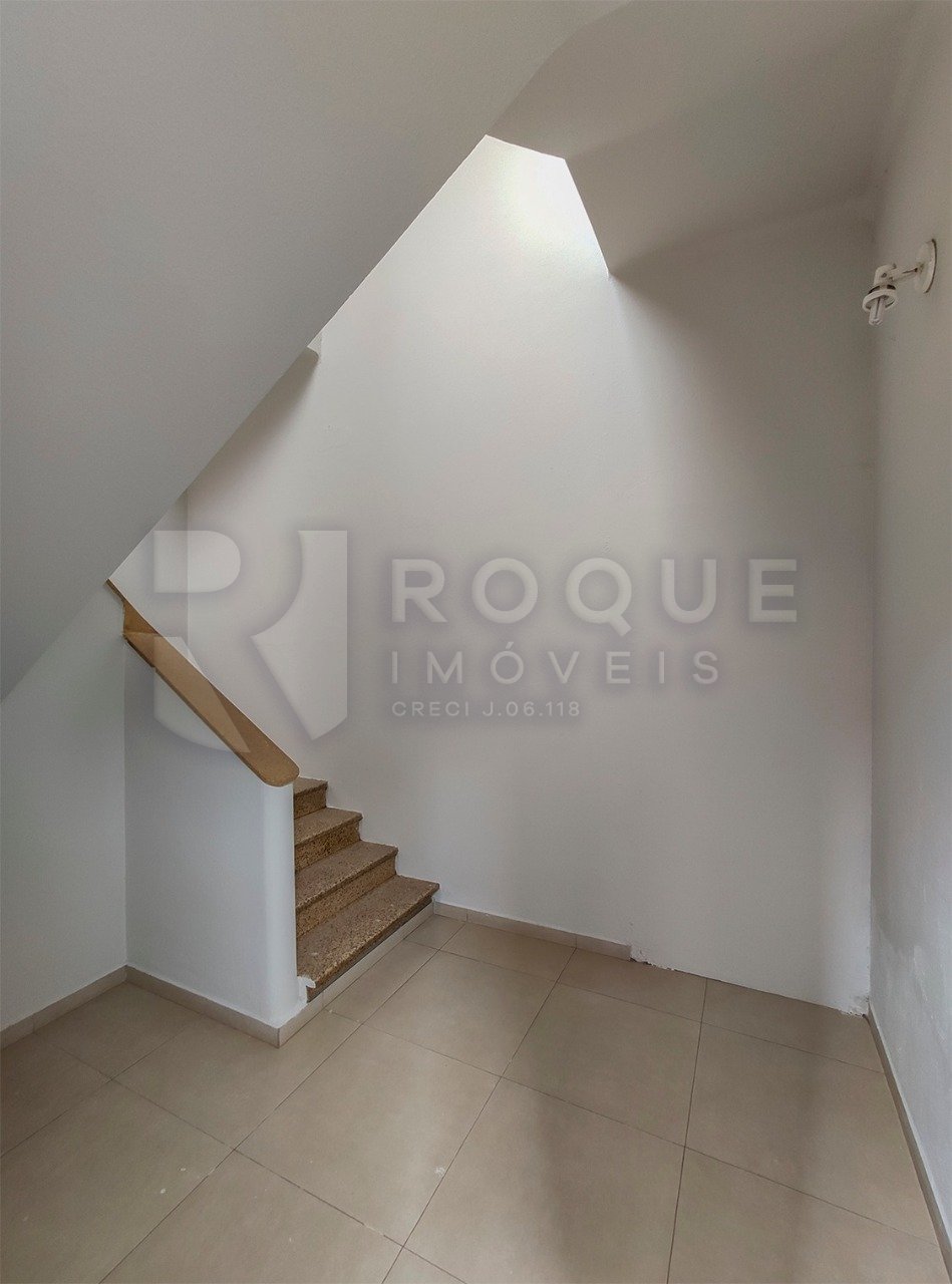 Casa Residencial para aluguel no bairro Centro: Hall