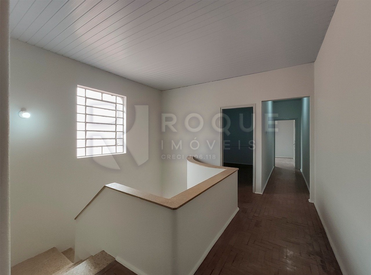 Casa Residencial para aluguel no bairro Centro: Hall