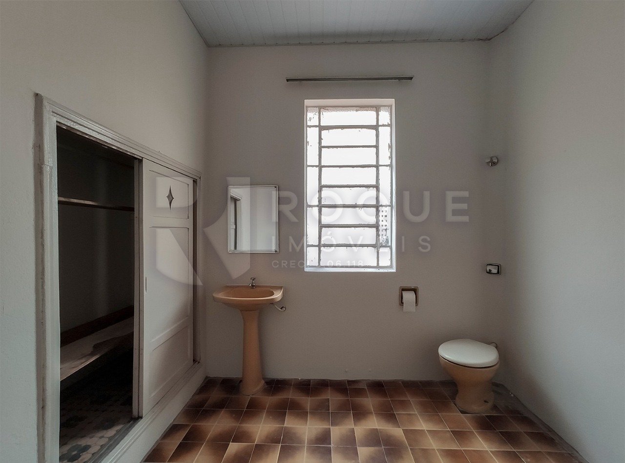 Casa Residencial para aluguel no bairro Centro: WC 
