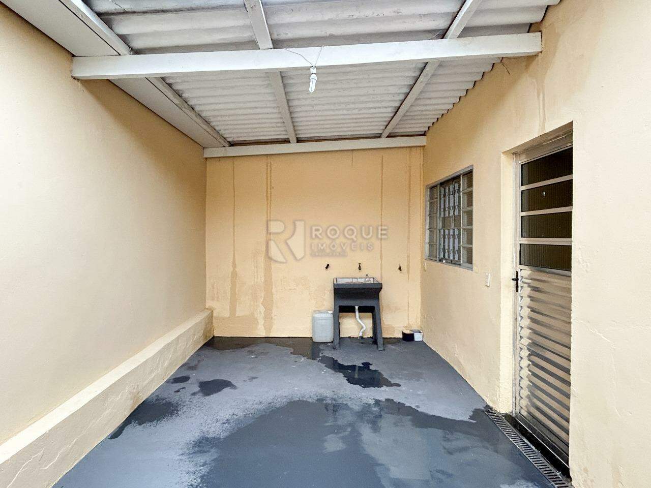 Casa Residencial para aluguel no bairro Jardim Residencial Dona Santina Paroli Peccinini: Área de serviço 