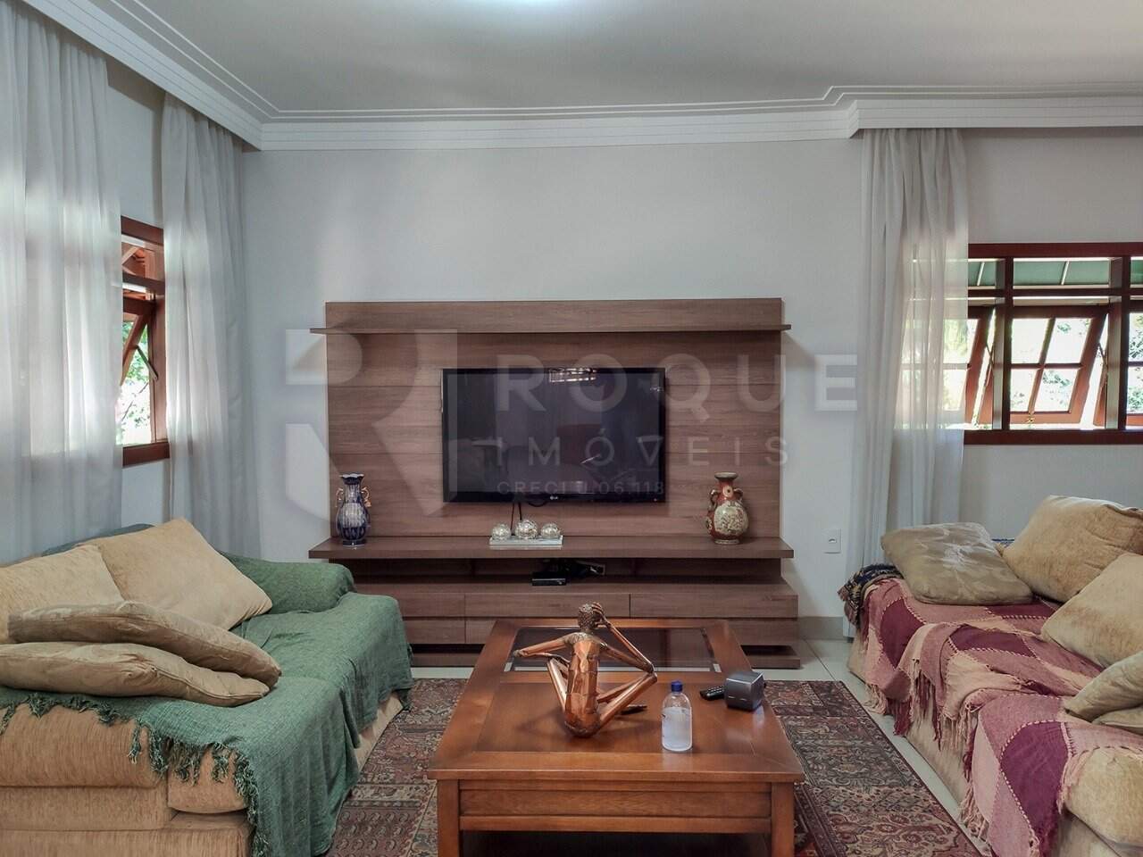 Chácara para aluguel no bairro Jardim do Lago: Sala / TV