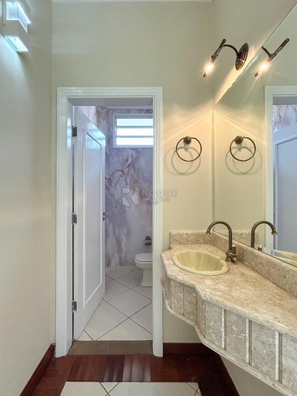 Casa Comercial para aluguel no bairro Jardim Mercedes: Lavabo 