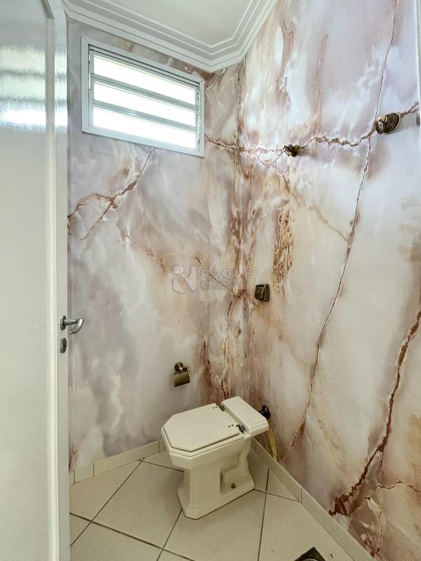 Casa Comercial para aluguel no bairro Jardim Mercedes: Lavabo 