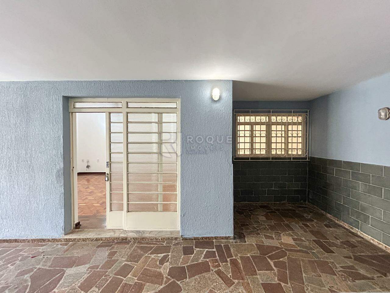 Casa Residencial para aluguel no bairro Centro: Garagem 