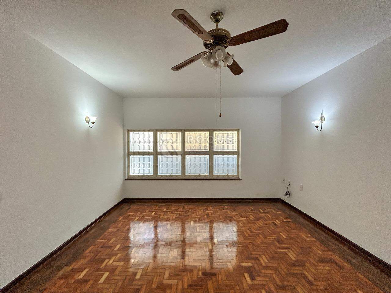 Casa Residencial para aluguel no bairro Centro: Sala 