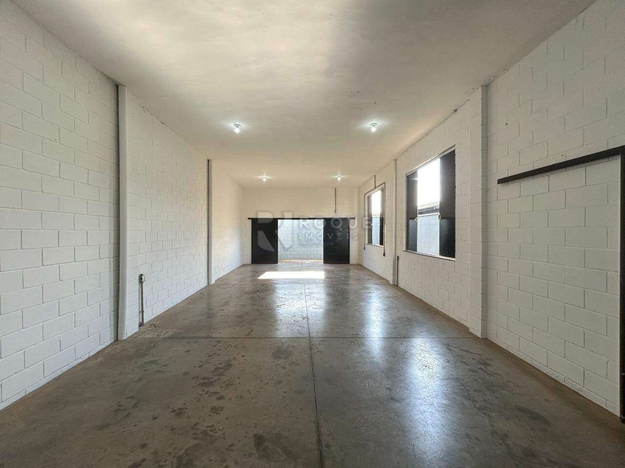 Barracão/Galpão para aluguel no bairro Centro: Salão 