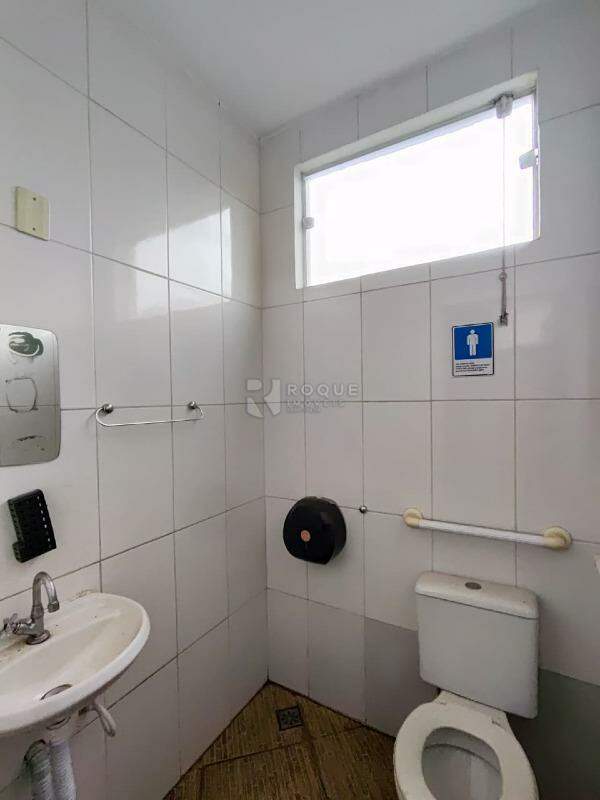 Barracão/Galpão para aluguel no bairro Vila Nova: WC 01 - Barracão